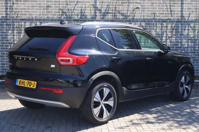 Volvo XC40 (2022) thumbnail 2