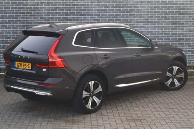Volvo XC60 (2023) thumbnail 2