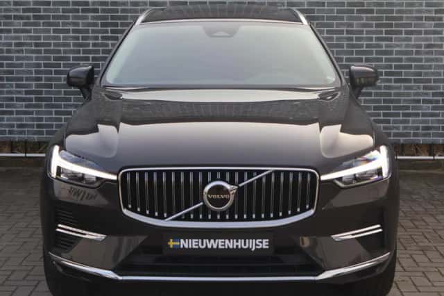 Volvo XC60 (2023) thumbnail 3