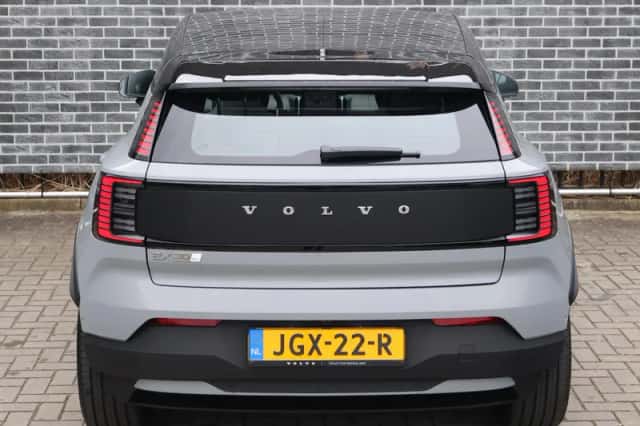 Volvo EX30 (2025) thumbnail 4