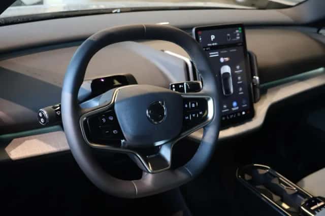 Volvo EX30 (2025) thumbnail 6