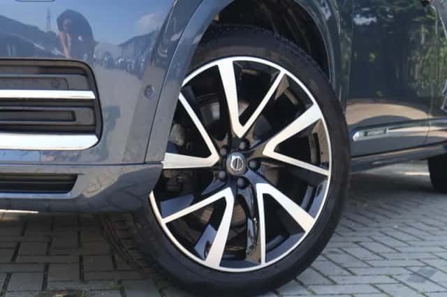 Volvo XC90 (2021) thumbnail 2