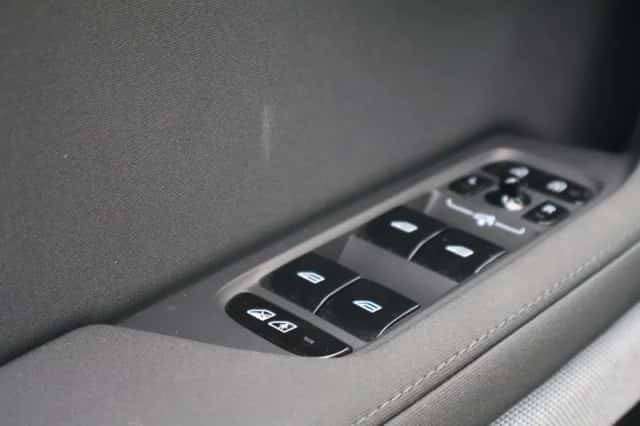 Polestar 2 (2022) thumbnail 6