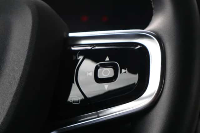 Polestar 2 (2021) thumbnail 6