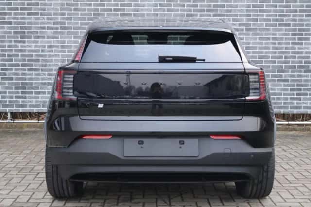 Volvo EX30 (2026) thumbnail 6