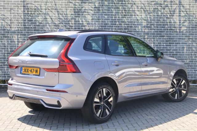 Volvo XC60 (2025) thumbnail 2