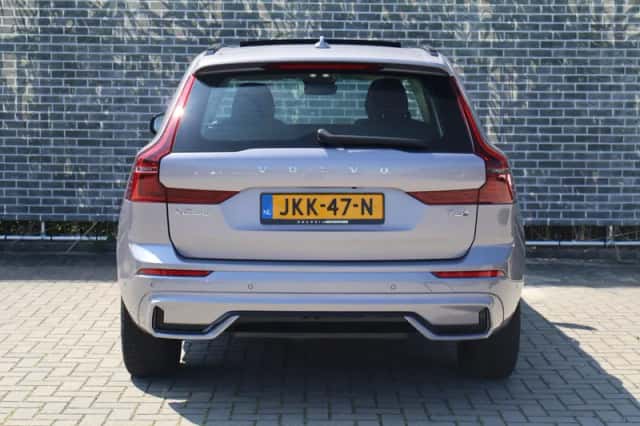 Volvo XC60 (2025) thumbnail 3