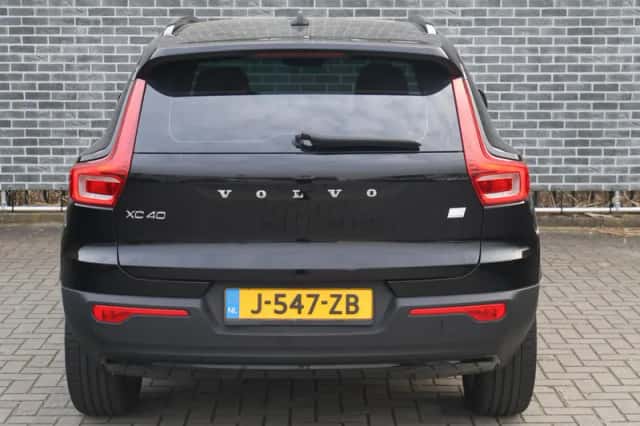 Volvo XC40 (2020) thumbnail 4
