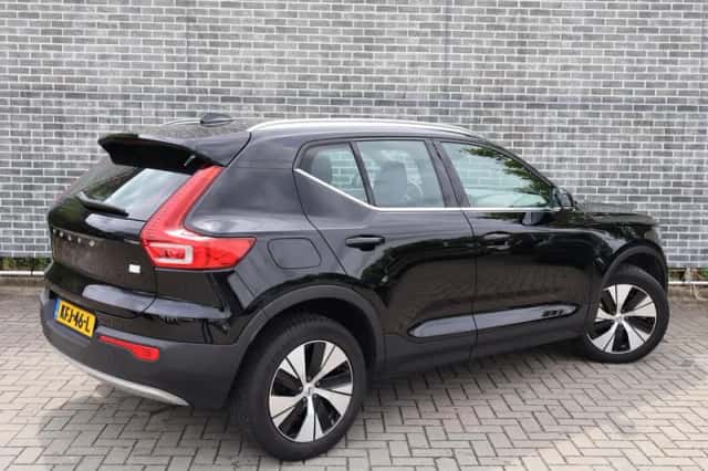 Volvo XC40 (2021) thumbnail 2