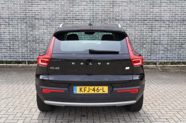 Volvo XC40 (2021) thumbnail 4
