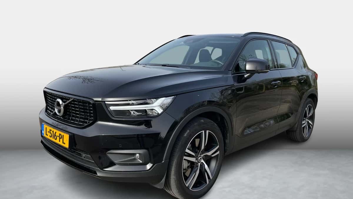Volvo XC40 (2021) — foto 1