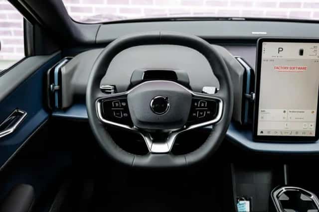 Volvo EX30 (2026) thumbnail 3
