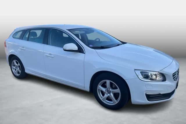 Volvo V60 (2018) thumbnail 3