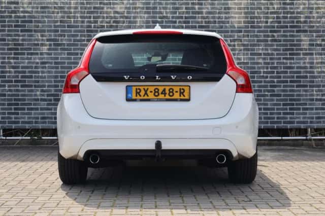 Volvo V60 (2018) thumbnail 4