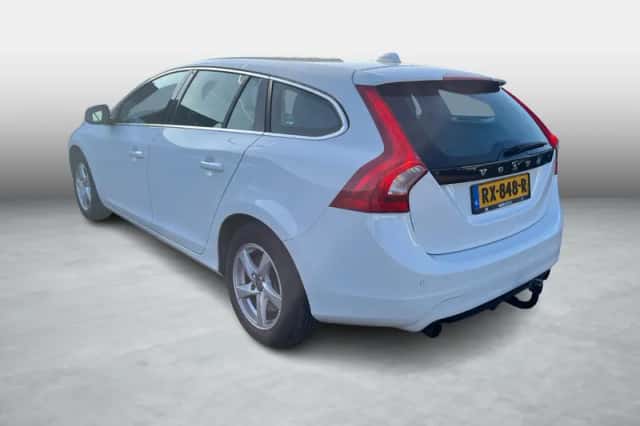Volvo V60 (2018) thumbnail 4