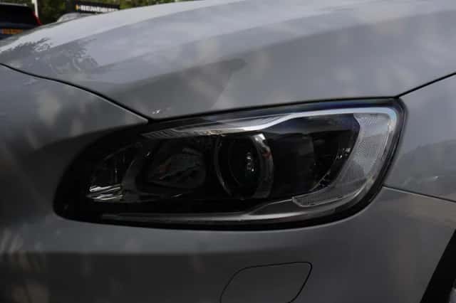 Volvo V60 (2018) thumbnail 5