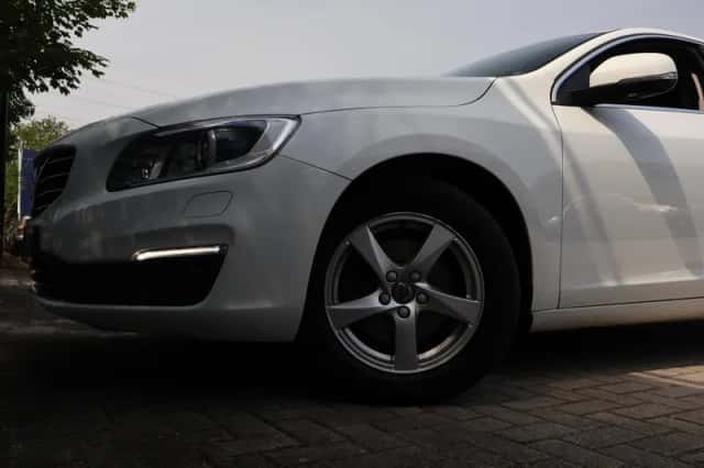 Volvo V60 (2018) thumbnail 6