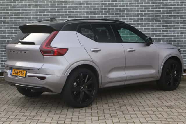 Volvo EX40 (2025) thumbnail 2