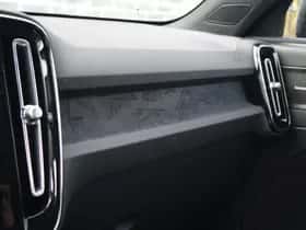 Volvo EX40 thumbnail 16