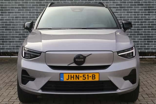 Volvo EX40 (2025) thumbnail 3