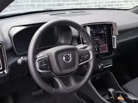 Volvo EX40 thumbnail 7