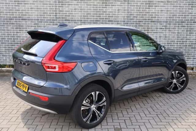Volvo XC40 (2021) thumbnail 2