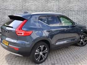 Volvo XC40 (2021) thumbnail 2