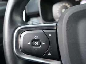 Volvo XC40 (2021) thumbnail 15