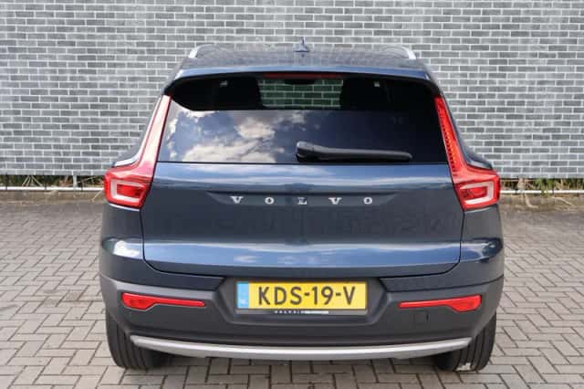 Volvo XC40 (2021) thumbnail 4