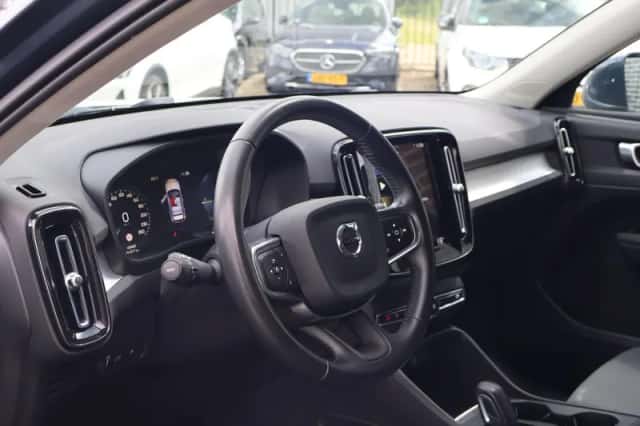 Volvo XC40 (2021) thumbnail 6