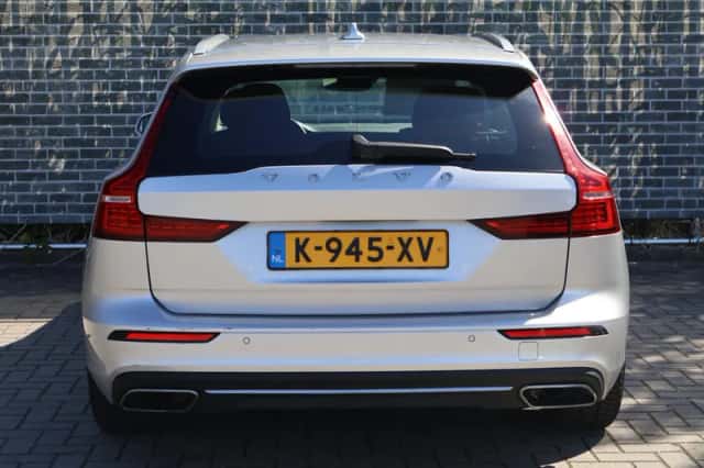 Volvo V60 (2021) thumbnail 4