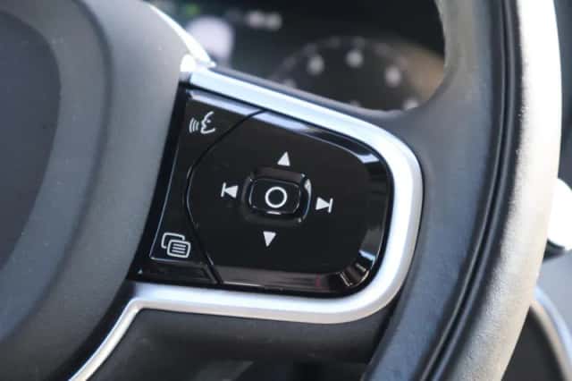 Volvo V60 (2021) thumbnail 5