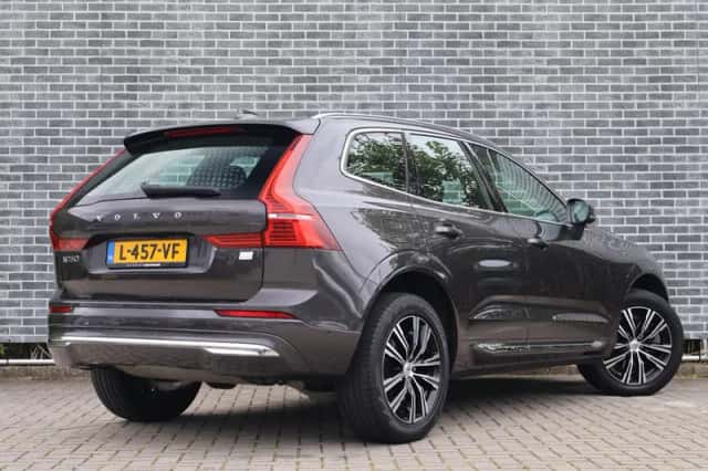 Volvo XC60 (2021) thumbnail 2