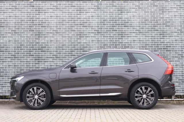 Volvo XC60 (2021) thumbnail 3