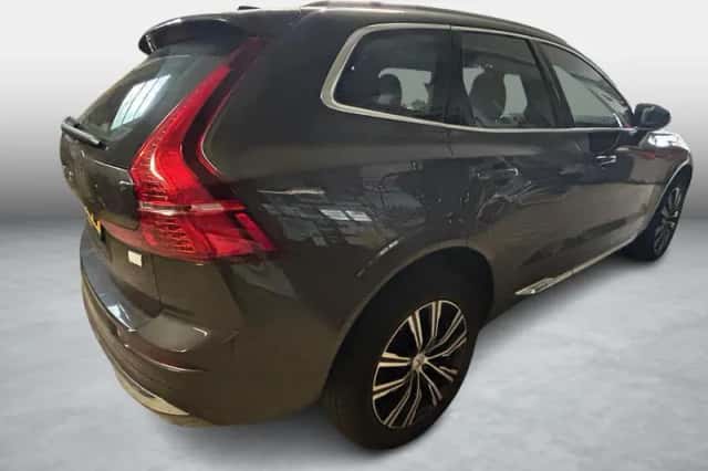 Volvo XC60 (2021) thumbnail 3