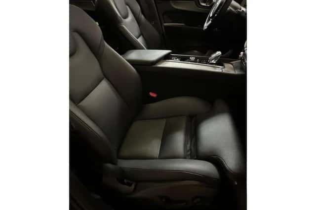 Volvo XC60 (2021) thumbnail 4