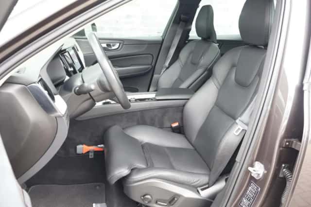 Volvo XC60 (2021) thumbnail 6
