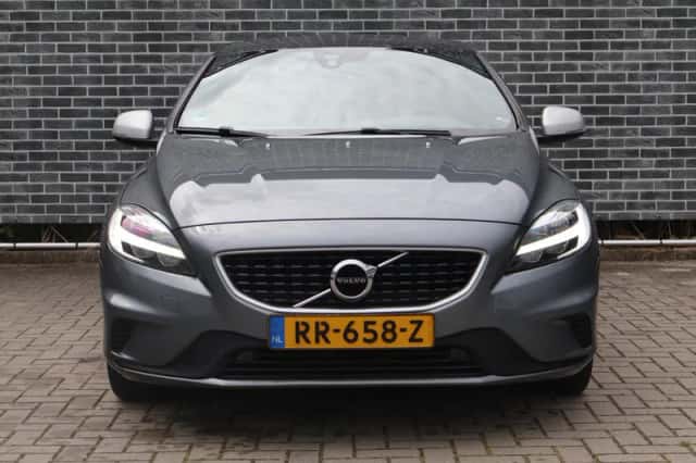 Volvo V40 (2018) thumbnail 3