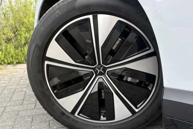 Polestar 4 (2025) thumbnail 4