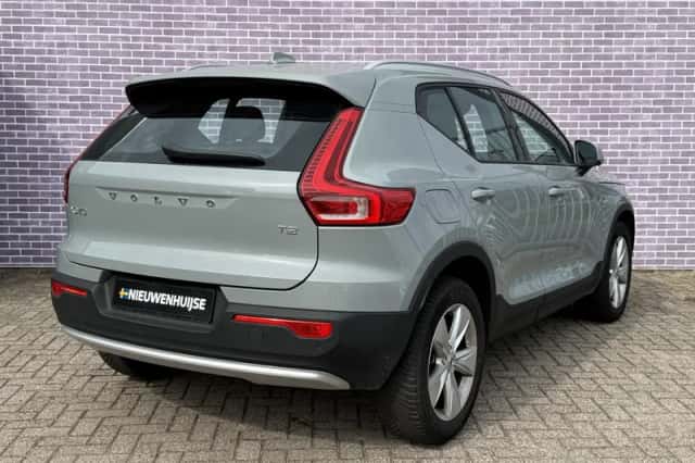 Volvo XC40 (2025) thumbnail 3