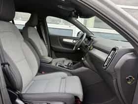 Volvo XC40 (2025) thumbnail 5