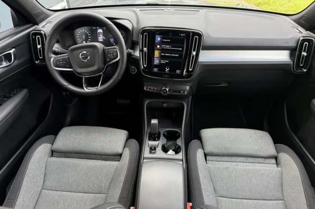 Volvo XC40 (2025) thumbnail 6