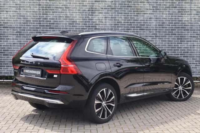 Volvo XC60 (2023) thumbnail 2