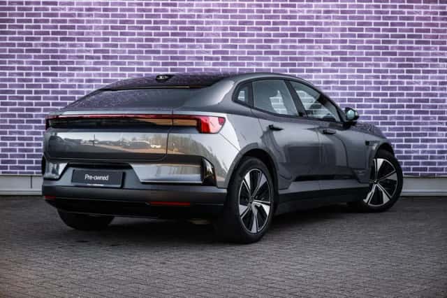 Polestar 4 (2024) thumbnail 2