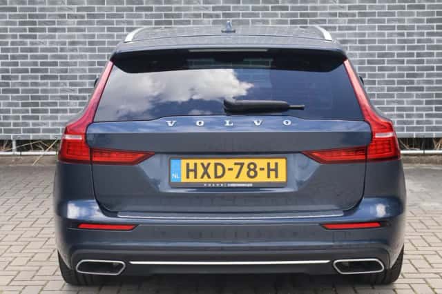 Volvo V60 (2021) thumbnail 4