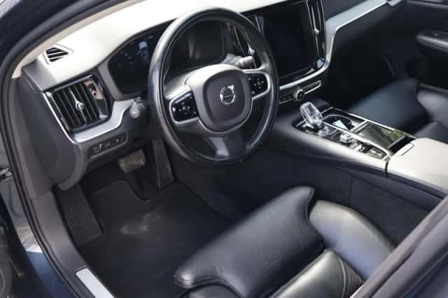 Volvo V60 (2021) thumbnail 6