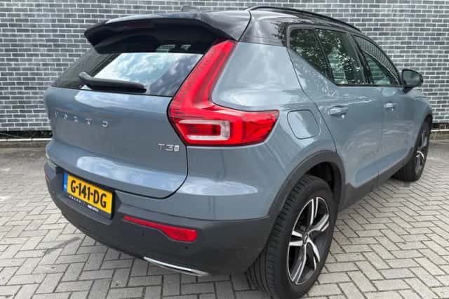 Volvo XC40 (2019) thumbnail 2