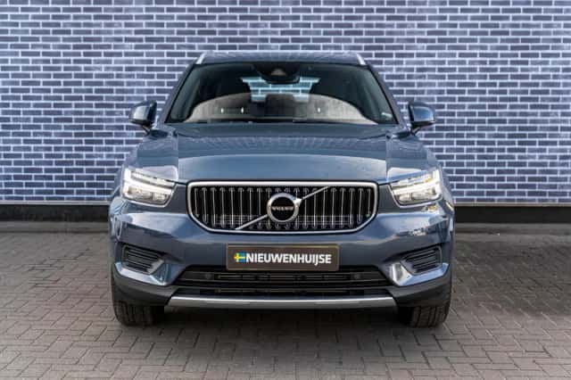 Volvo XC40 (2022) thumbnail 2
