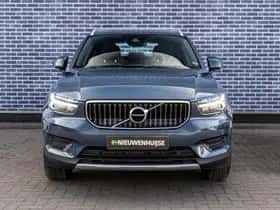 Volvo XC40 thumbnail 2