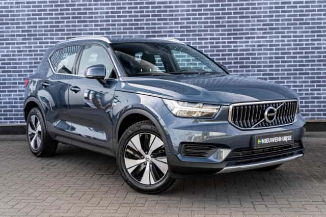 Volvo XC40 (2022) thumbnail 3